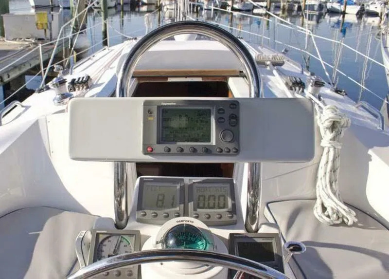 Slide: The Image of Hunter Sloop 2004 - 5133494