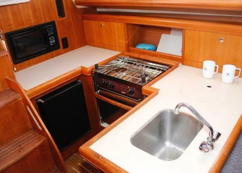 Slide: The Image of Hunter Sloop 2004 - 5133502