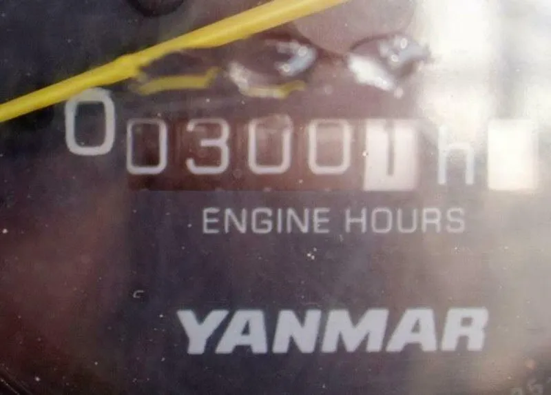 Slide: The Image of Hunter Sloop 2004 - 5133487