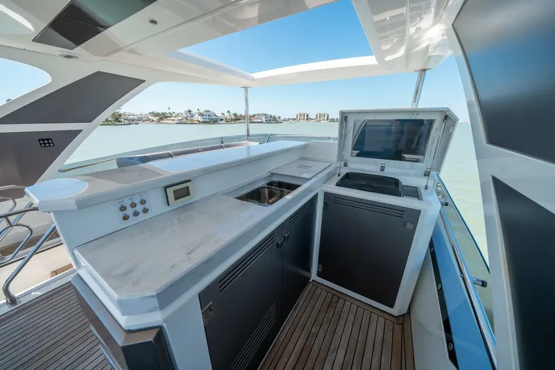 Slide: The Image of Galeon 680 Fly 2020 - 5133641