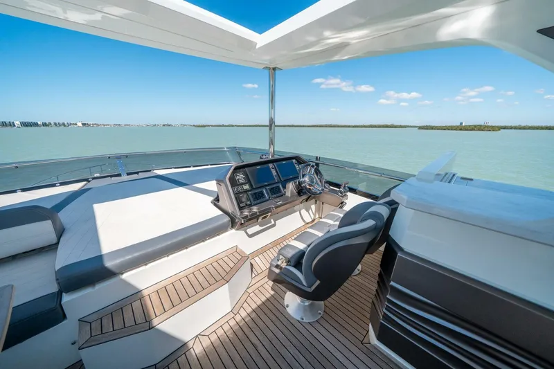 Slide: The Image of Galeon 680 Fly 2020 - 5133645