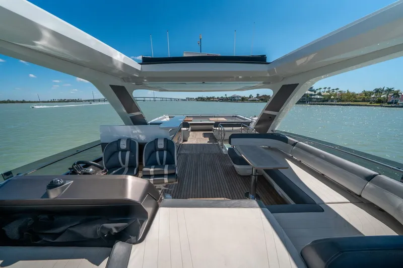 Slide: The Image of Galeon 680 Fly 2020 - 5133650