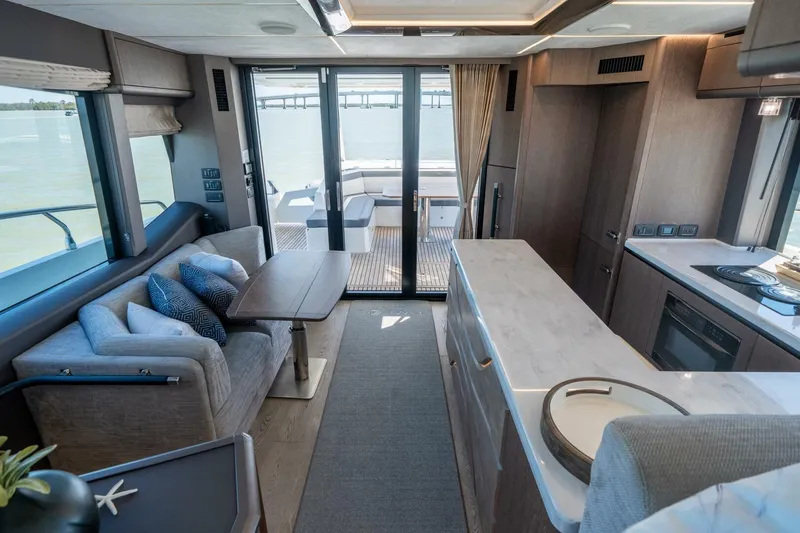 Slide: The Image of Galeon 680 Fly 2020 - 5133652