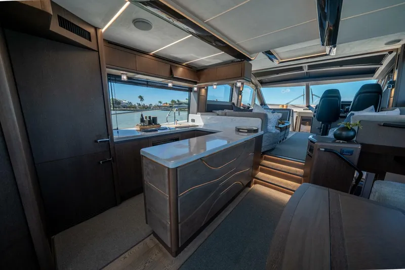 Slide: The Image of Galeon 680 Fly 2020 - 5133656