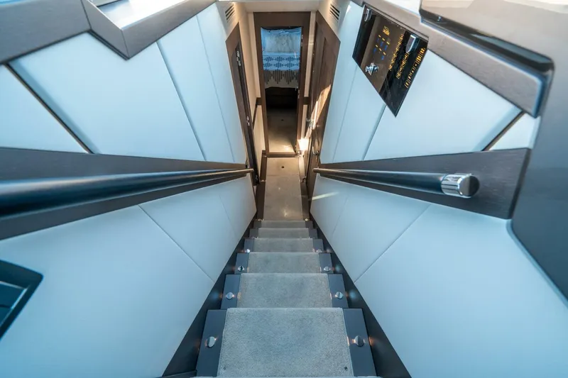 Slide: The Image of Galeon 680 Fly 2020 - 5133680