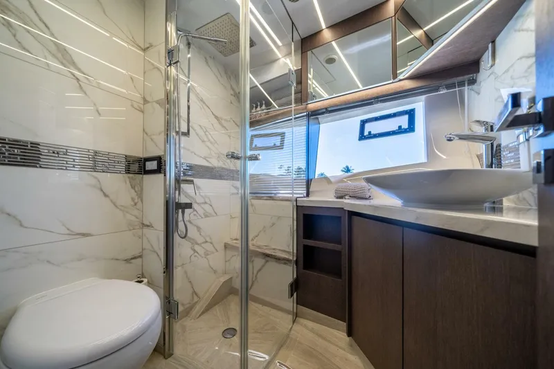 Slide: The Image of Galeon 680 Fly 2020 - 5133684