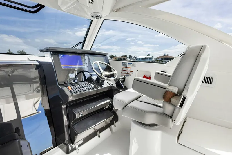 Slide: The Image of Pursuit 0S 355 2025 - 5240242