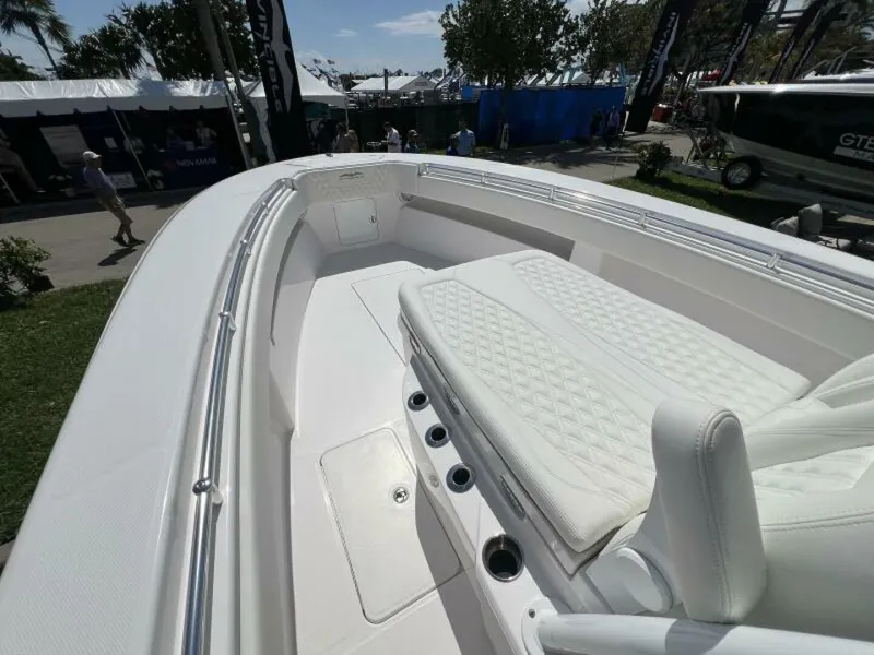 Slide: The Image of 2024 Invincible 33 Open Fisherman Lounger - 5134992