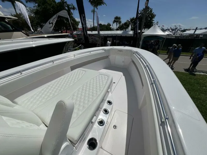 Slide: The Image of 2024 Invincible 33 Open Fisherman Bow - 5134993