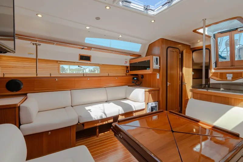 Slide: The Image of 2023 Catalina 425 - 5230288