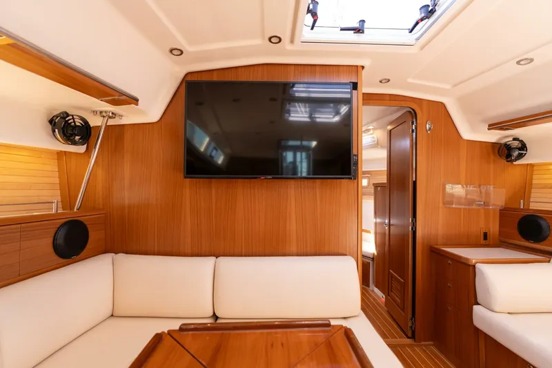 Slide: The Image of 2023 Catalina 425 - 5230291