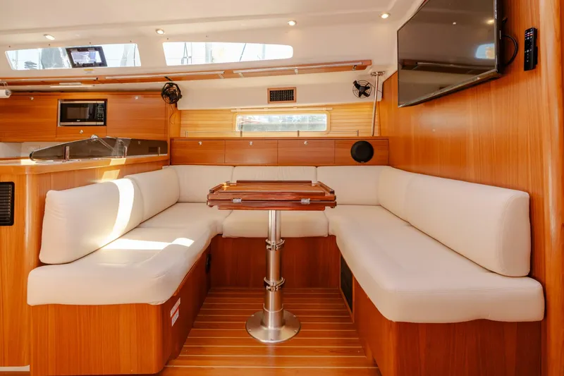 Slide: The Image of 2023 Catalina 425 - 5230292