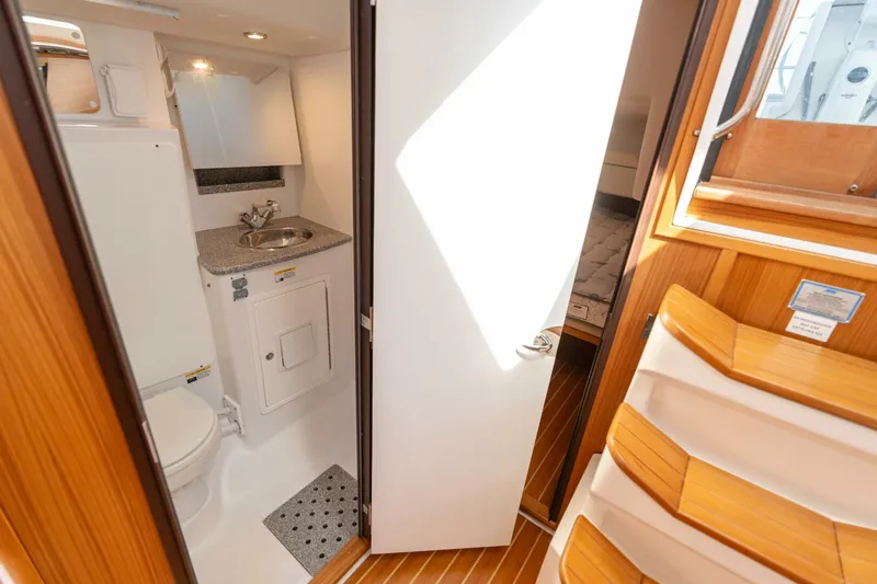 Slide: The Image of 2023 Catalina 425 - 5230293