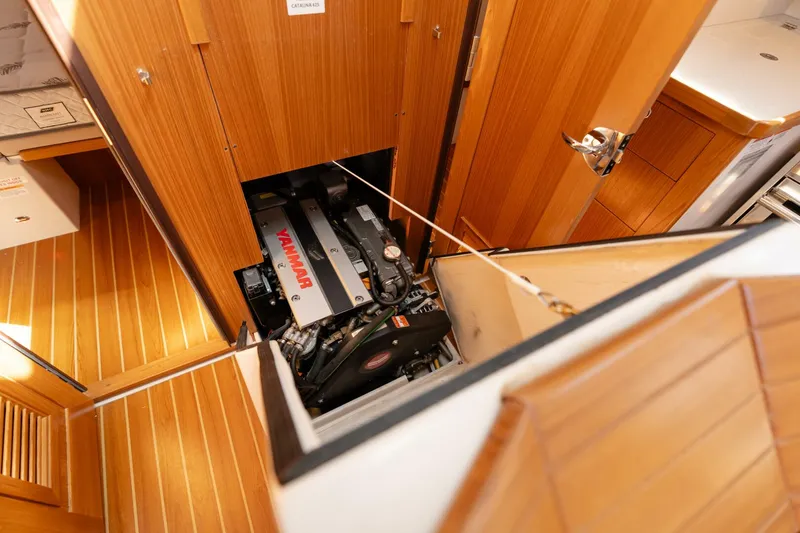 Slide: The Image of 2023 Catalina 425 - 5230304