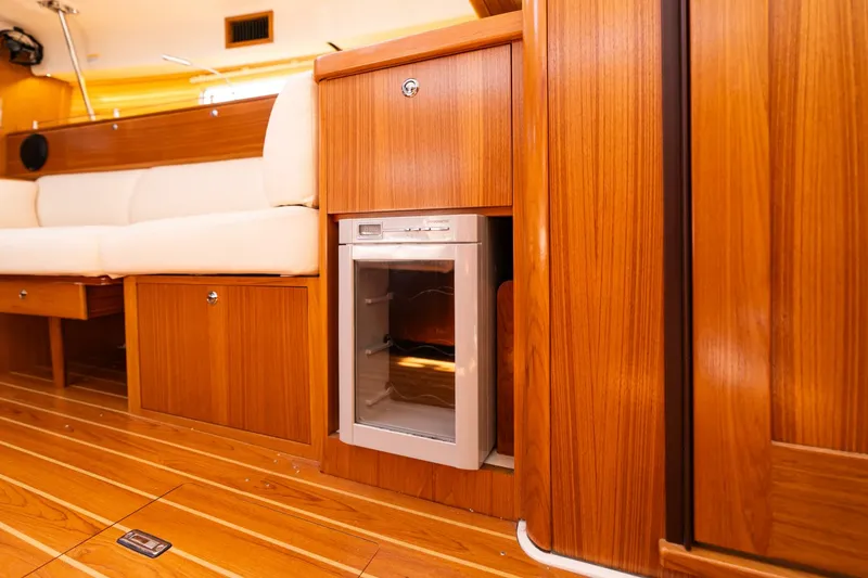 Slide: The Image of 2023 Catalina 425 - 5230329