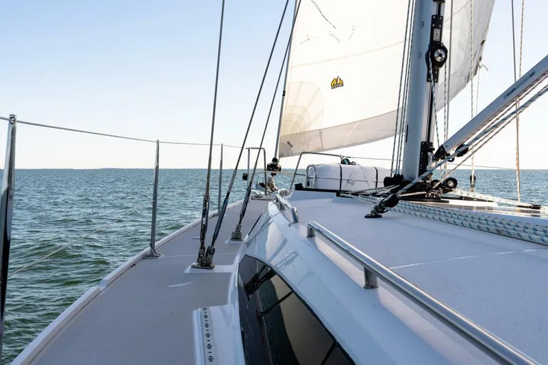 Slide: The Image of 2023 Catalina 425 - 5230347