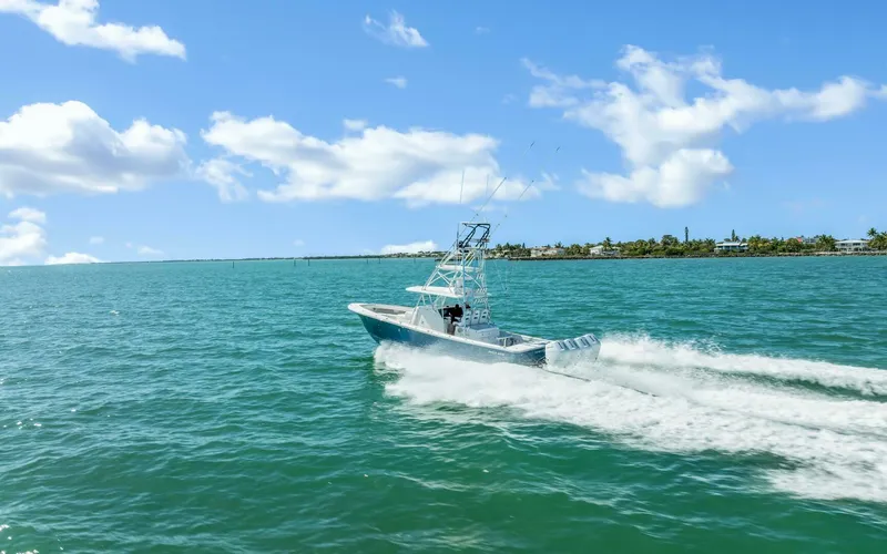 Slide: The Image of Regulator Marine 41 Center Console 2018 - 5136648