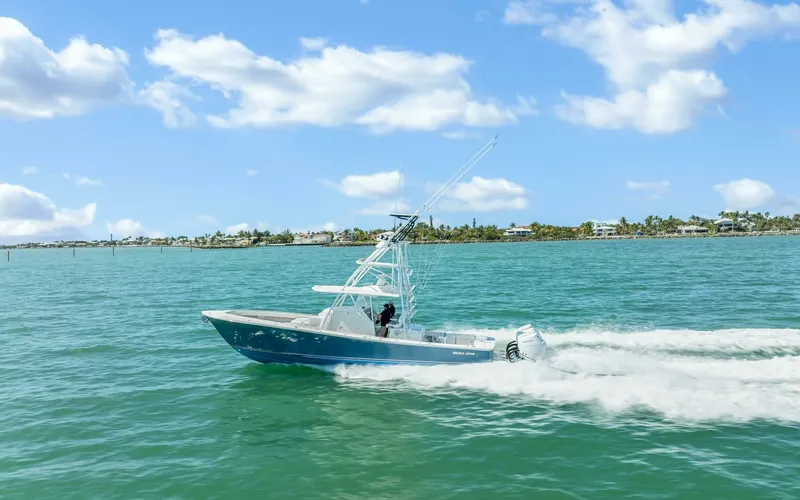 Slide: The Image of Regulator Marine 41 Center Console 2018 - 5136649