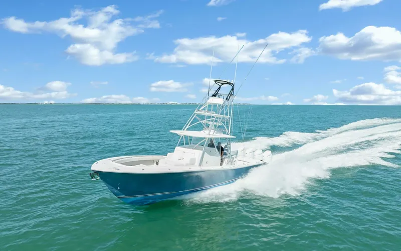 Slide: The Image of Regulator Marine 41 Center Console 2018 - 5136655