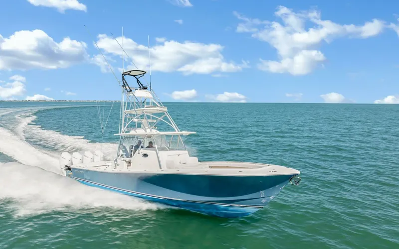 Slide: The Image of Regulator Marine 41 Center Console 2018 - 5136656