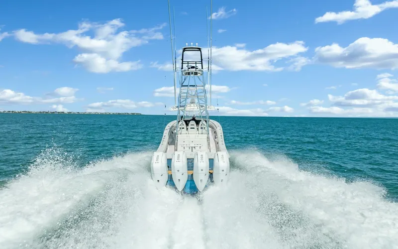 Slide: The Image of Regulator Marine 41 Center Console 2018 - 5136658