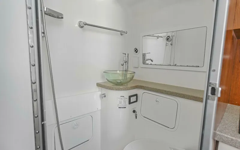 Slide: The Image of Regulator Marine 41 Center Console 2018 - 5136660