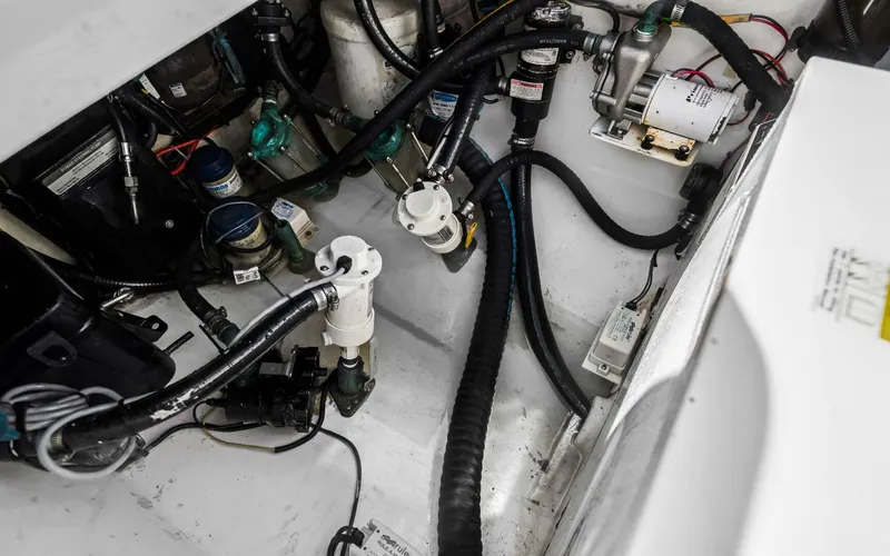 Slide: The Image of Regulator Marine 41 Center Console 2018 - 5136666