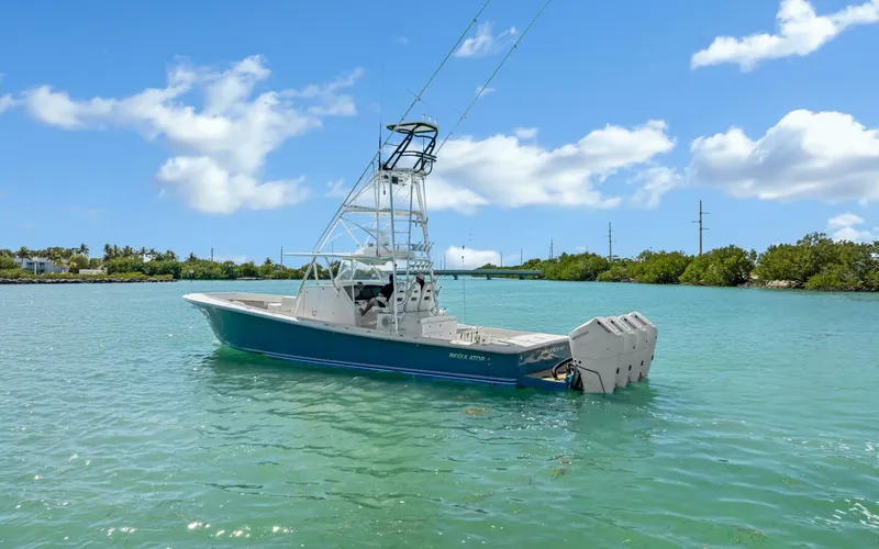 Slide: The Image of Regulator Marine 41 Center Console 2018 - 5136641