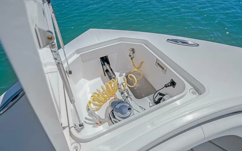 Slide: The Image of Regulator Marine 41 Center Console 2018 - 5136668