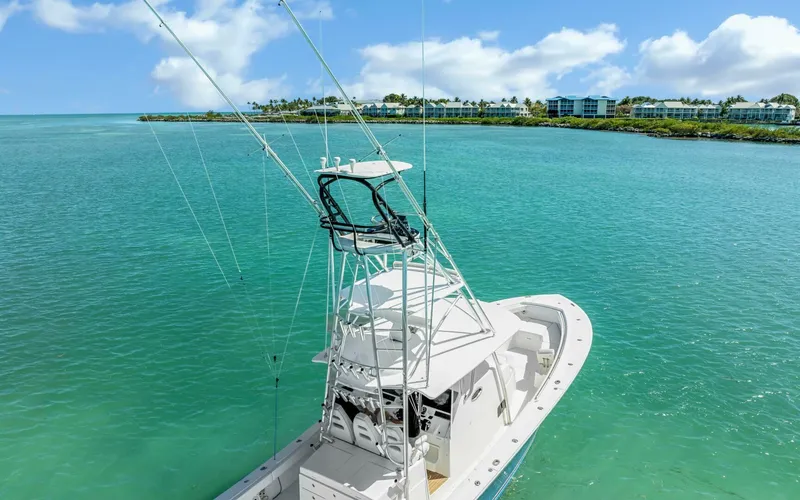 Slide: The Image of Regulator Marine 41 Center Console 2018 - 5136642