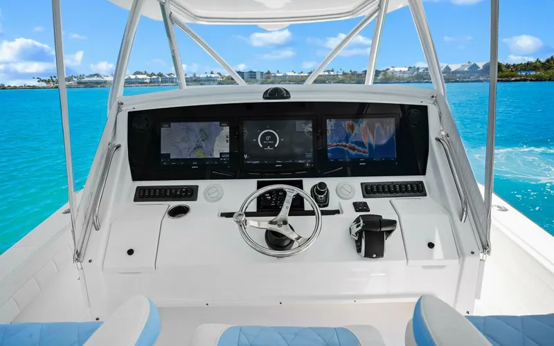 Slide: The Image of Regulator Marine 41 Center Console 2018 - 5136697