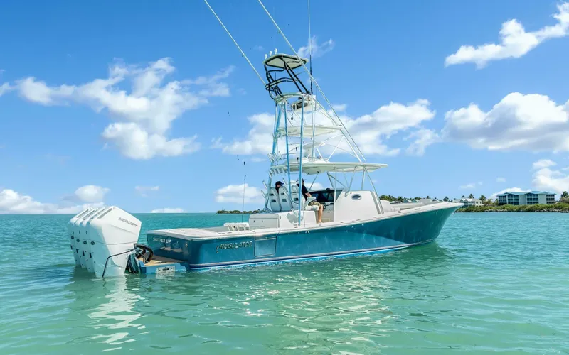 Slide: The Image of Regulator Marine 41 Center Console 2018 - 5136643