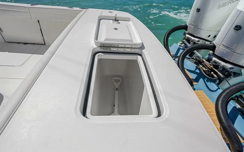 Slide: The Image of Regulator Marine 41 Center Console 2018 - 5136722