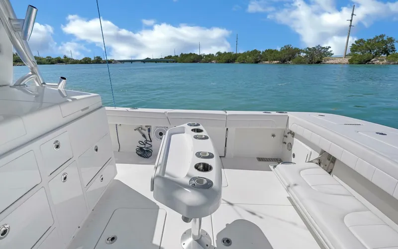 Slide: The Image of Regulator Marine 41 Center Console 2018 - 5136727