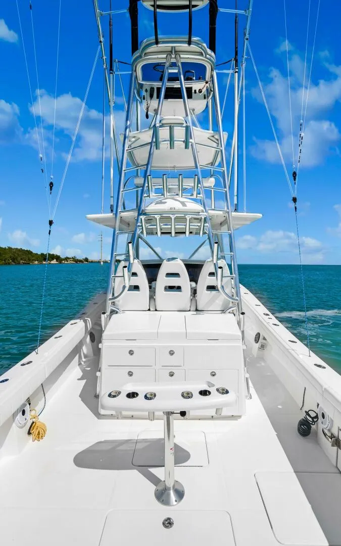 Slide: The Image of Regulator Marine 41 Center Console 2018 - 5136735