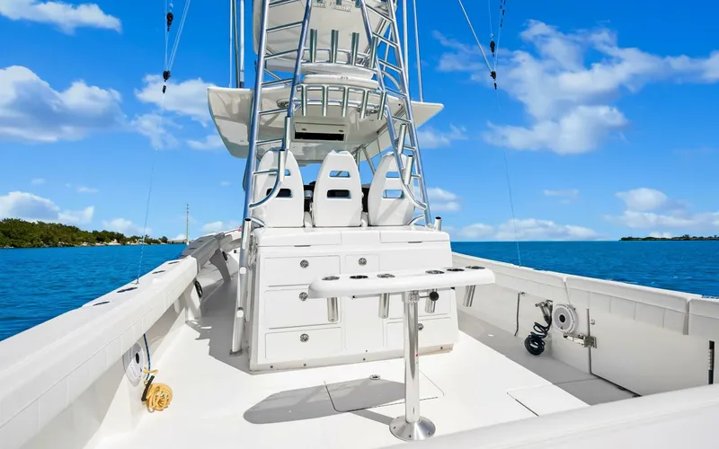 Slide: The Image of Regulator Marine 41 Center Console 2018 - 5136736