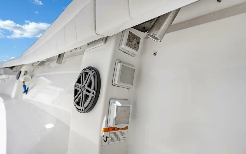 Slide: The Image of Regulator Marine 41 Center Console 2018 - 5136741