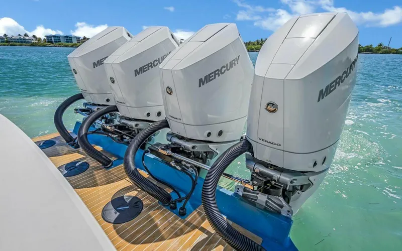 Slide: The Image of Regulator Marine 41 Center Console 2018 - 5136748