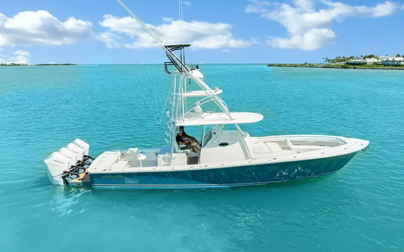 Slide: The Image of Regulator Marine 41 Center Console 2018 - 5136646