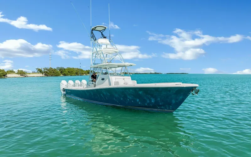 Slide: The Image of Regulator Marine 41 Center Console 2018 - 5136647