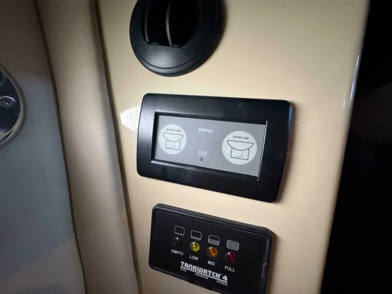 Slide: The Image of Cruisers Yachts 395 Motoryacht 2007 - 5136983