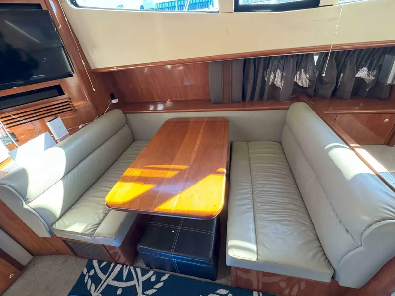 Slide: The Image of Cruisers Yachts 395 Motoryacht 2007 - 5136990