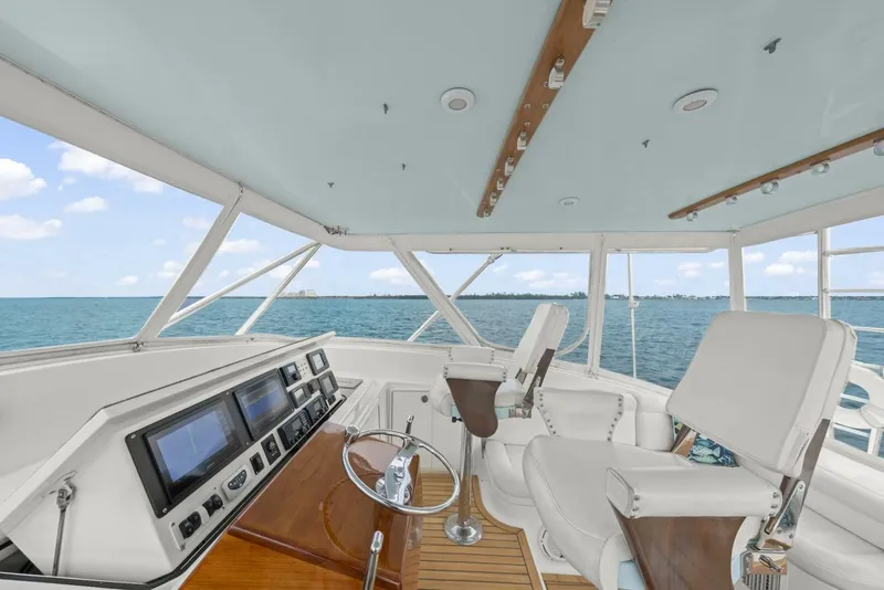 Slide: The Image of 2006 Buddy Davis 48 Express PALE HORSE - 5289837