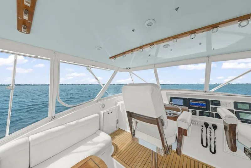 Slide: The Image of 2006 Buddy Davis 48 Express PALE HORSE - 5289834