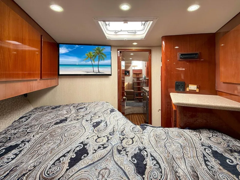 Slide: The Image of 2006 Buddy Davis 48 Express PALE HORSE - 5289825