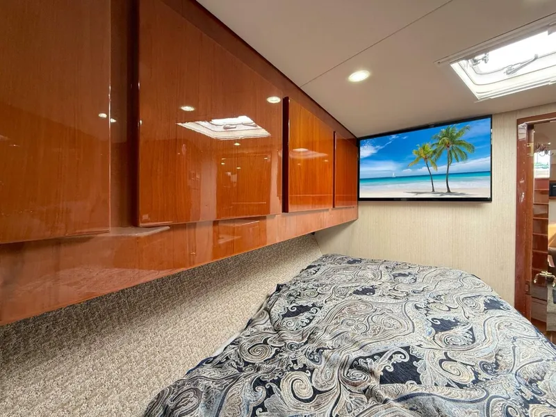 Slide: The Image of 2006 Buddy Davis 48 Express PALE HORSE - 5289827