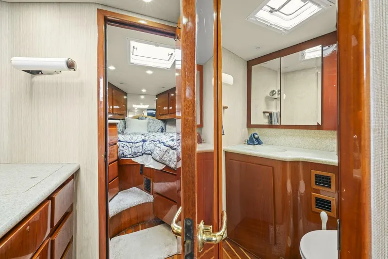 Slide: The Image of 2006 Buddy Davis 48 Express PALE HORSE - 5289849