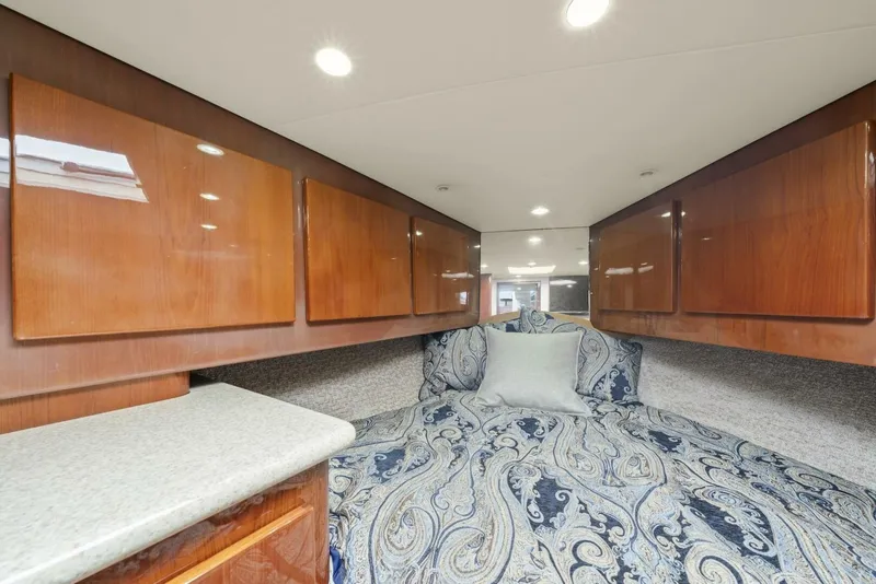 Slide: The Image of 2006 Buddy Davis 48 Express PALE HORSE - 5289830