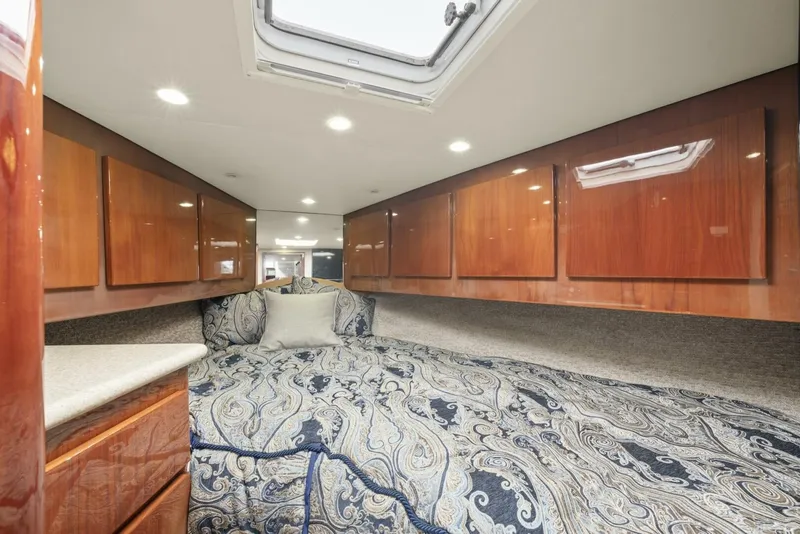 Slide: The Image of 2006 Buddy Davis 48 Express PALE HORSE - 5289829