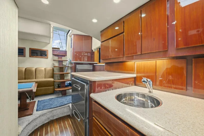 Slide: The Image of 2006 Buddy Davis 48 Express PALE HORSE - 5289853